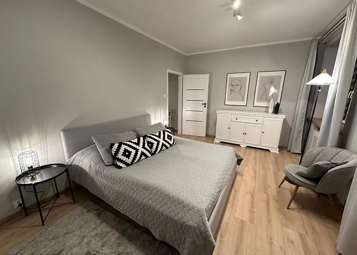 Appartement Cicha Z Parkingiem, Wifi, Self-check In, Galeria Handlowa